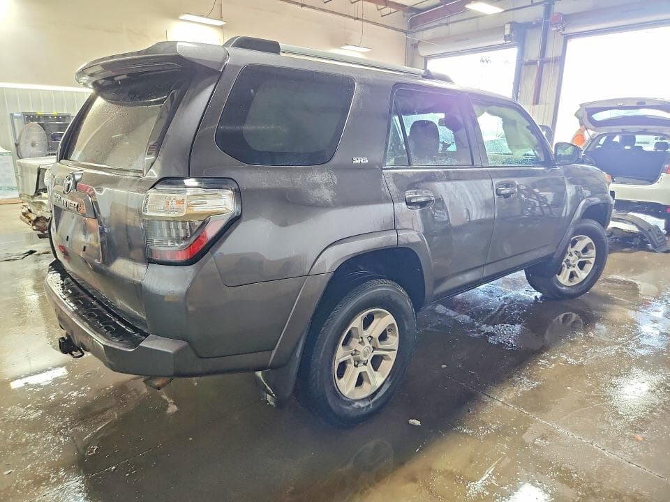 2021 TOYOTA 4RUNNER SR5 3