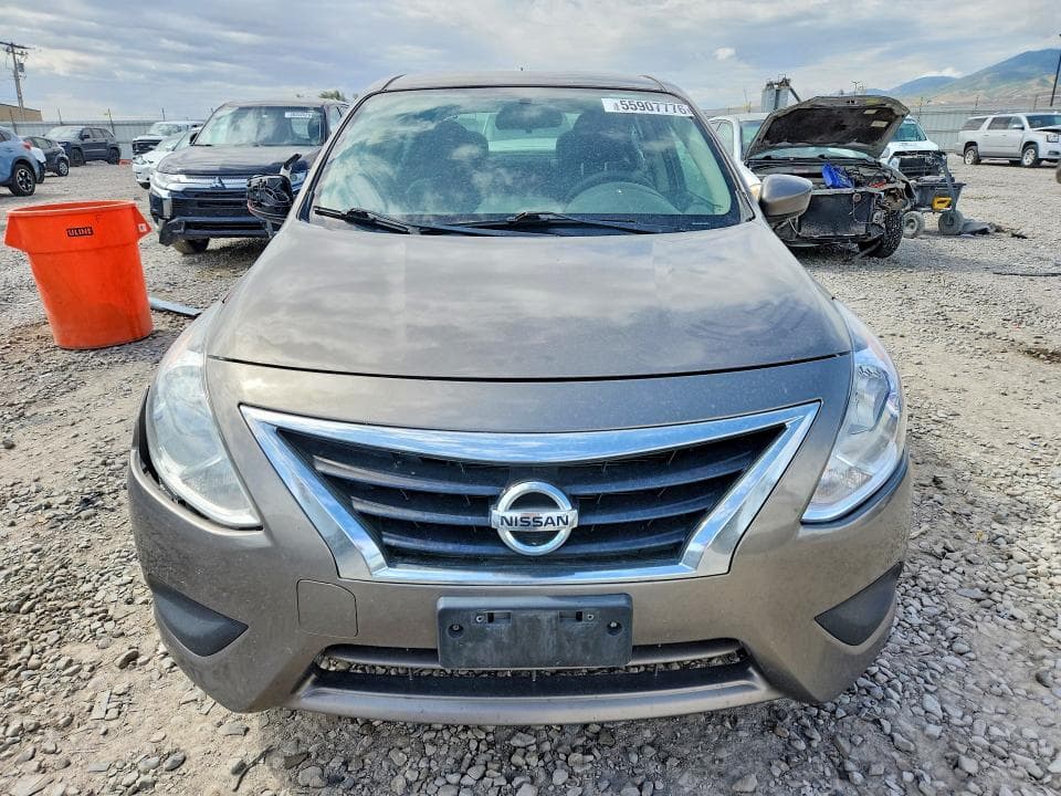2017 NISSAN VERSA 1.6 SV 5
