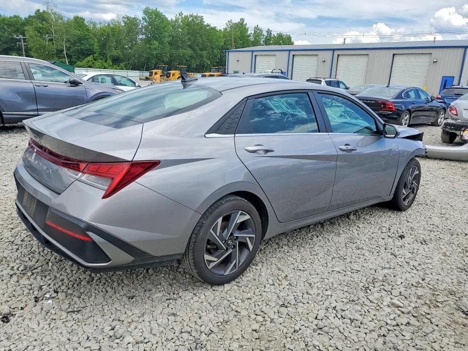 2025 HYUNDAI ELANTRA SEL 3