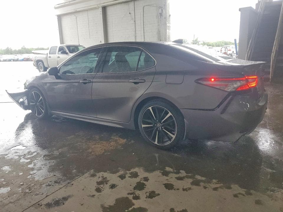 2019 TOYOTA CAMRY XSE 2