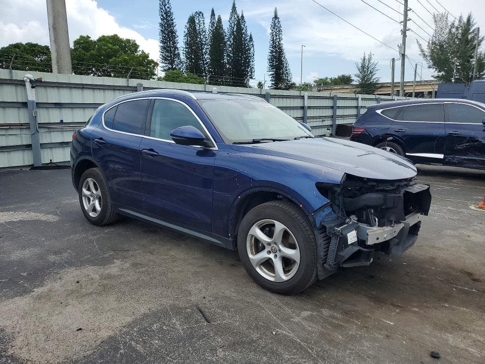 2018 ALFA ROMEO STELVIO 4