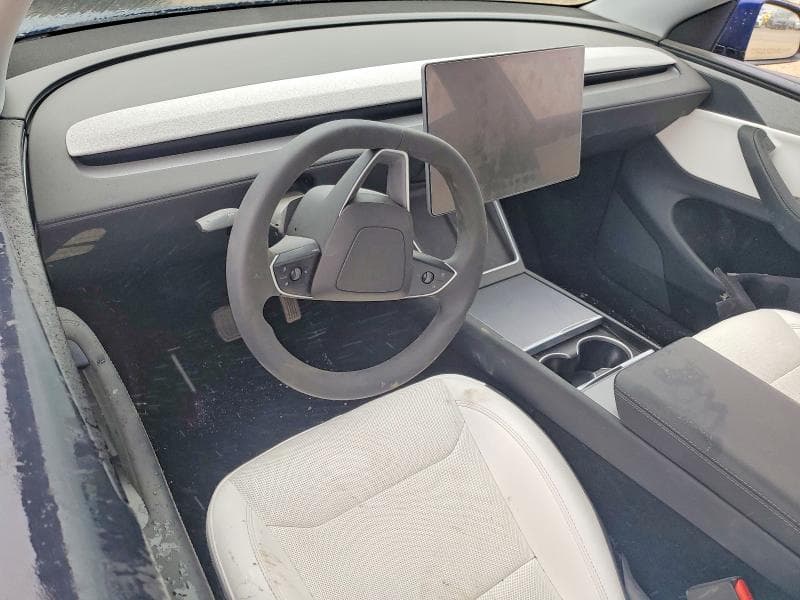 2026 TESLA MODEL Y 8