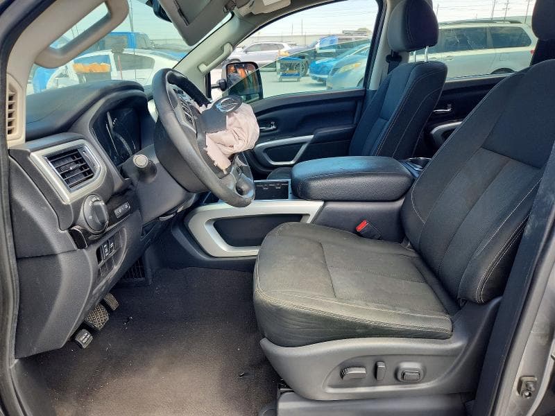 2017 NISSAN TITAN S 7
