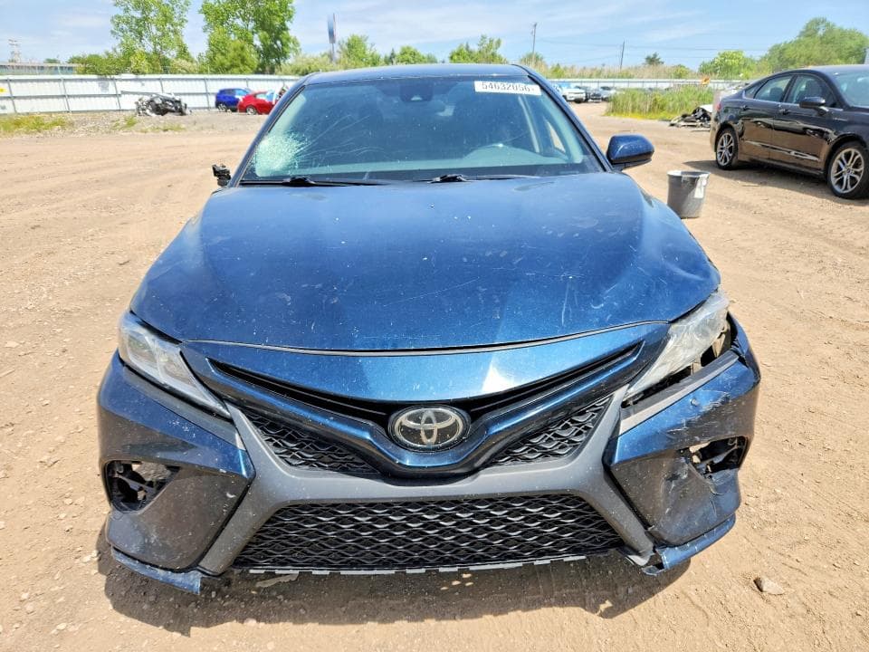 2019 TOYOTA CAMRY SE 5