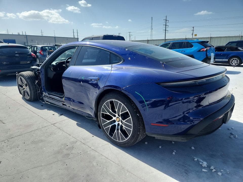 2022 PORSCHE TAYCAN 2