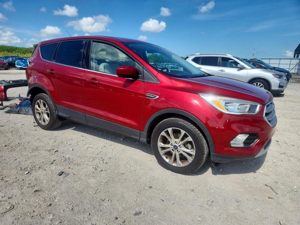 2017 FORD ESCAPE SE 4