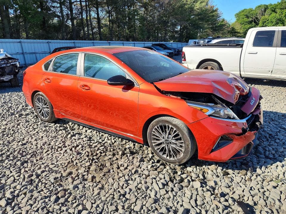 2023 KIA FORTE GT LINE 4