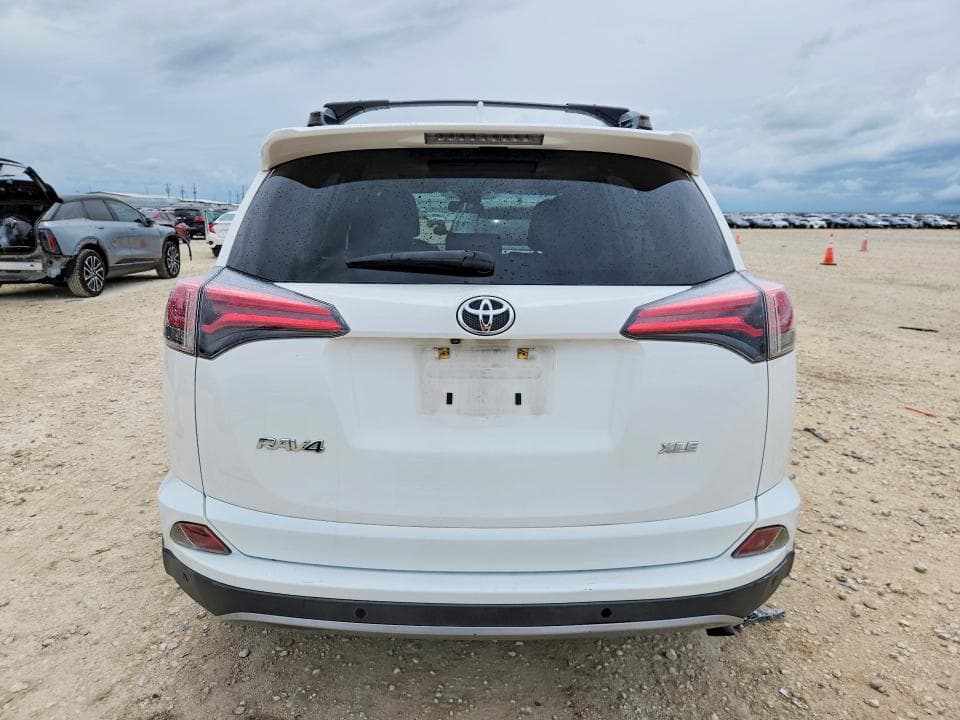 2017 TOYOTA RAV4 XLE 6