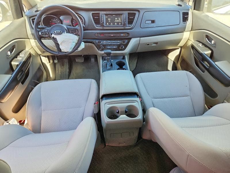 2017 KIA SEDONA LX 8