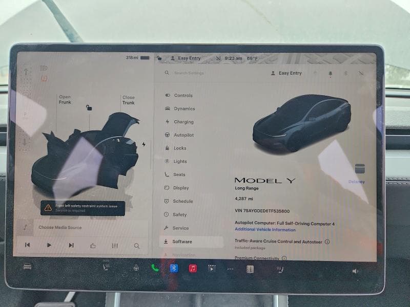2026 TESLA MODEL Y 9