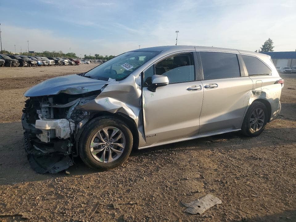 2021 TOYOTA SIENNA LE - 1
