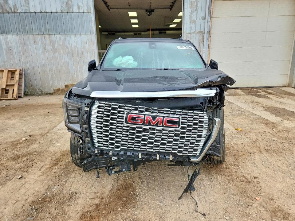 2021 GMC YUKON DENALI 5