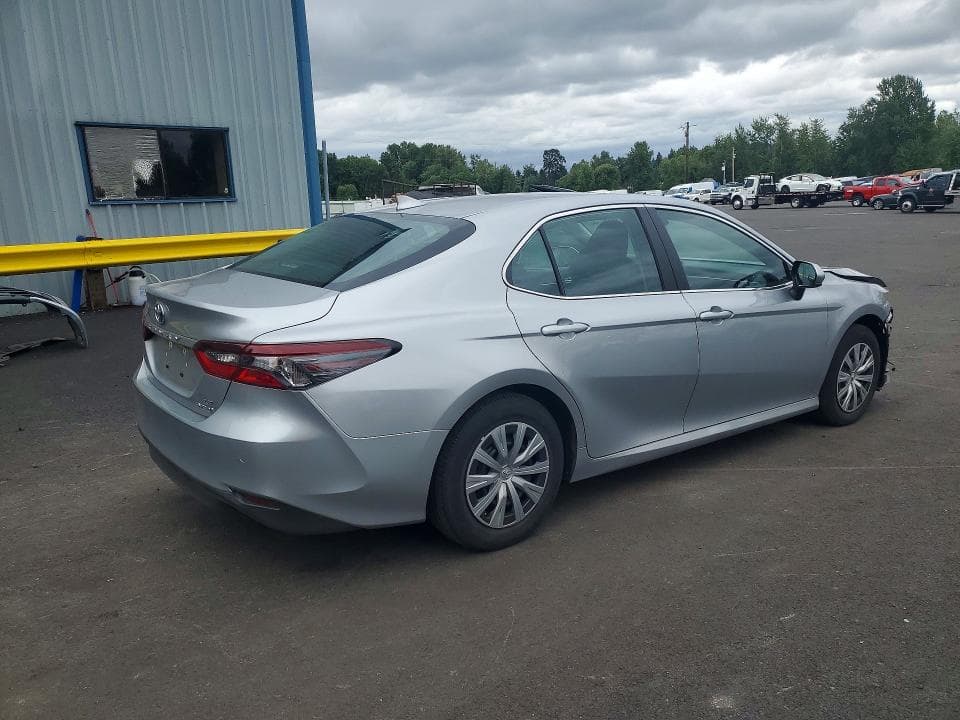 2022 TOYOTA CAMRY LE 3