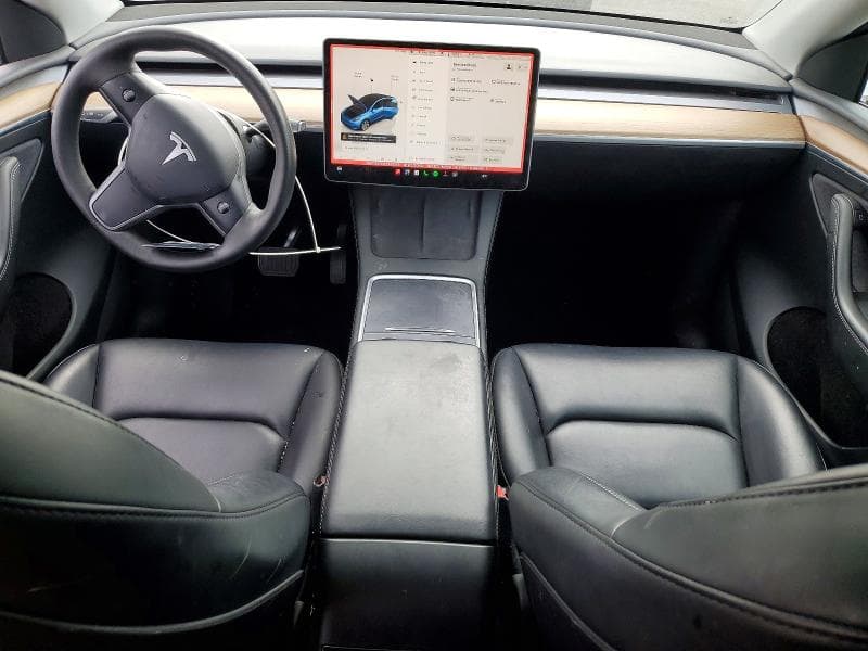 2023 TESLA MODEL Y 8