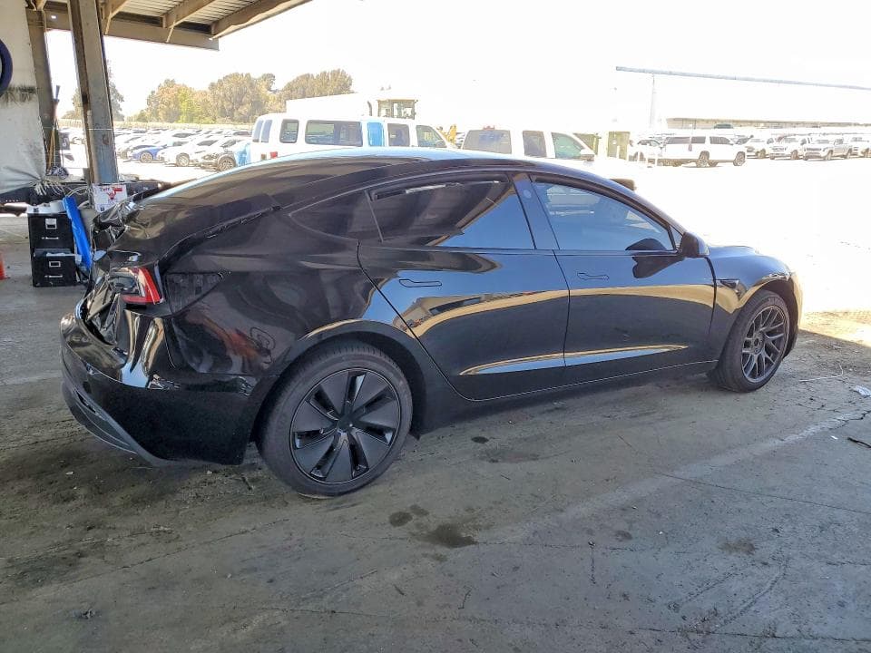 2025 TESLA MODEL 3 3