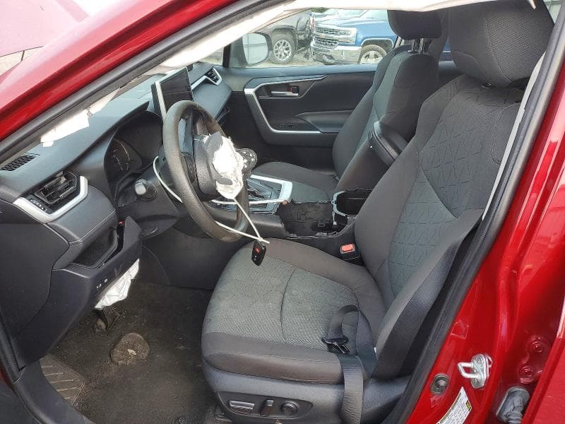 2023 TOYOTA RAV4 XLE 7