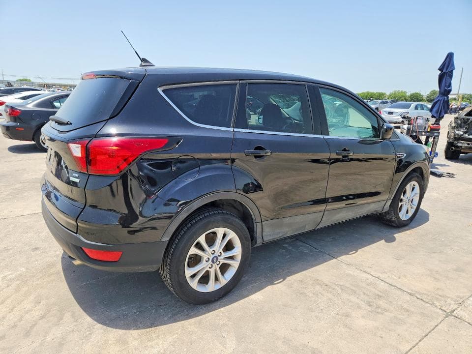 2019 FORD ESCAPE SE 3