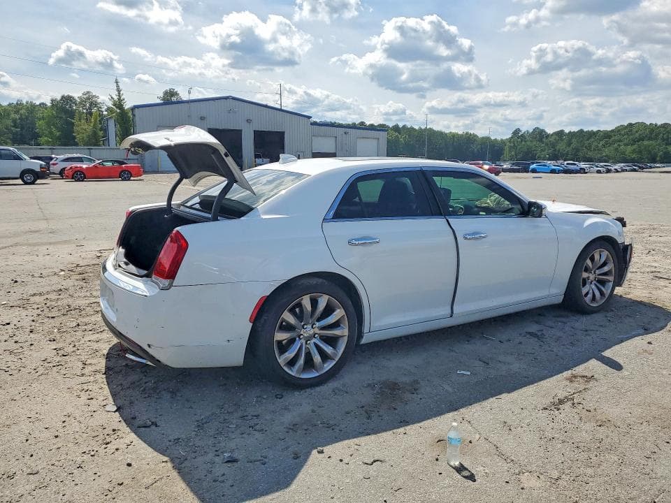2019 CHRYSLER 300 3