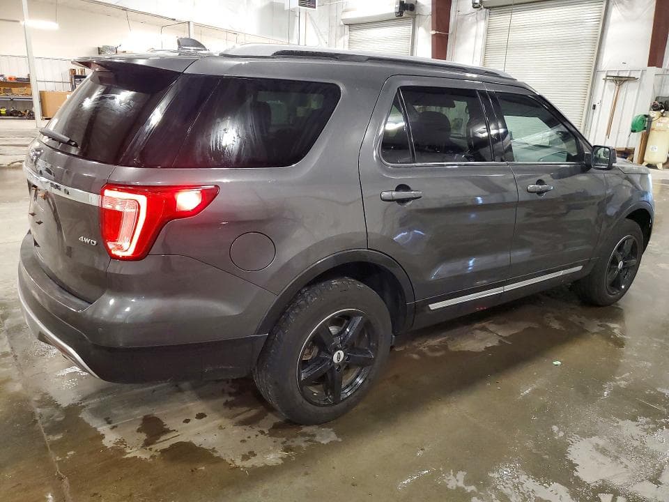 2017 FORD EXPLORER XLT 3