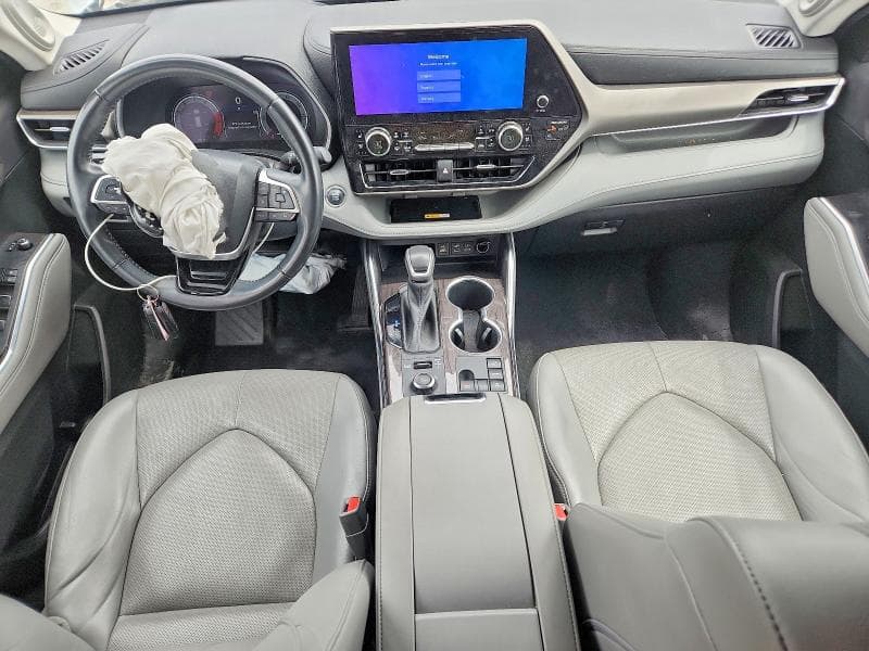 2023 TOYOTA HIGHLANDER LIMITED 8