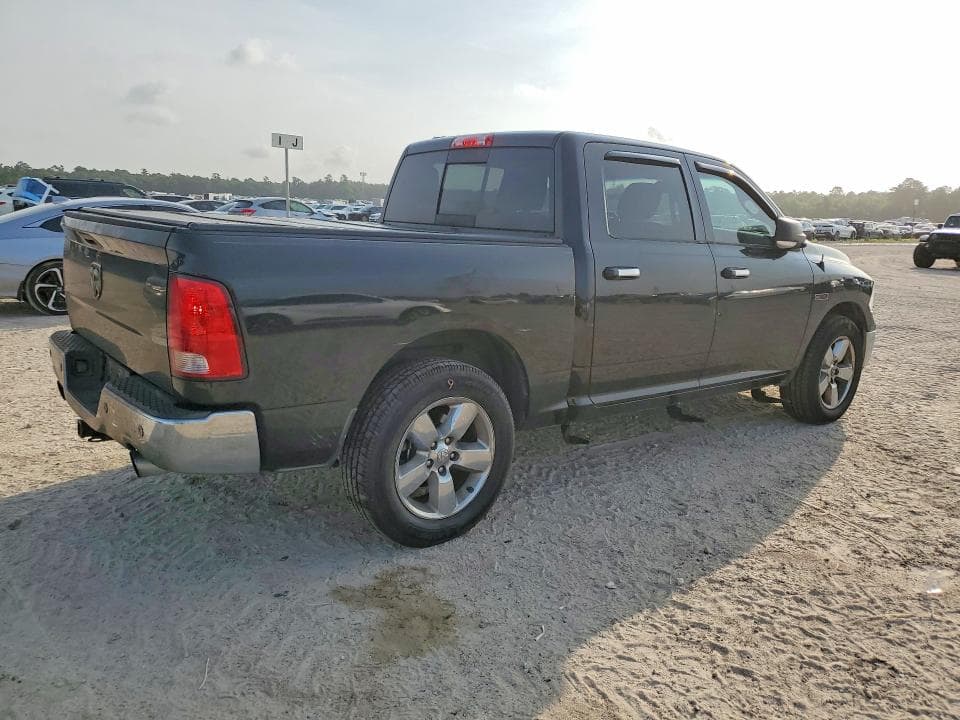 2018 RAM 1500 SLT 3