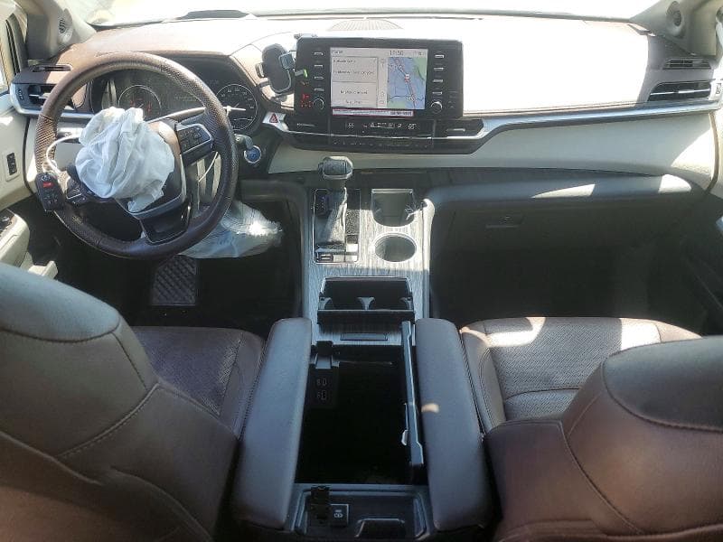 2024 TOYOTA SIENNA PLATINUM 7-PASSENGER 8