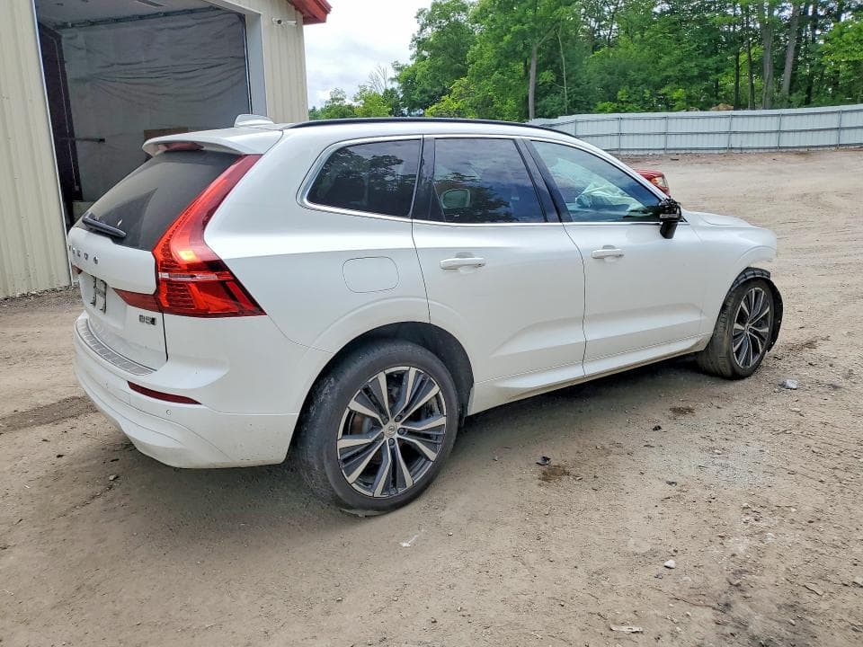 2022 VOLVO XC60 B5 MOMENTUM 3