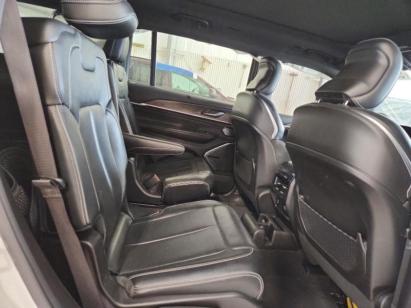2021 JEEP GRAND CHEROKEE L OVERLAND 11