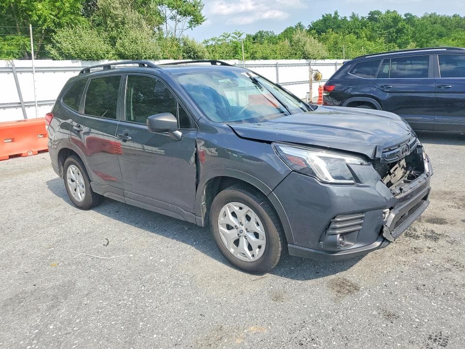 2022 SUBARU FORESTER 4