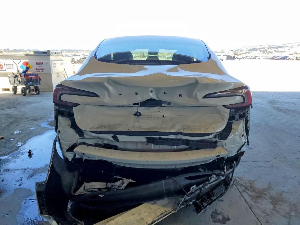 2026 TESLA MODEL 3 6