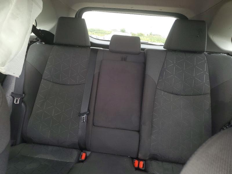 2021 TOYOTA RAV4 XLE 10