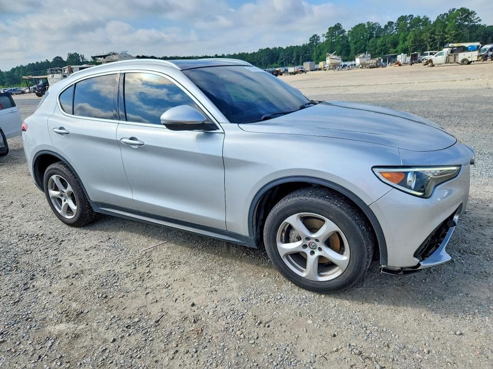 2018 ALFA ROMEO STELVIO 4