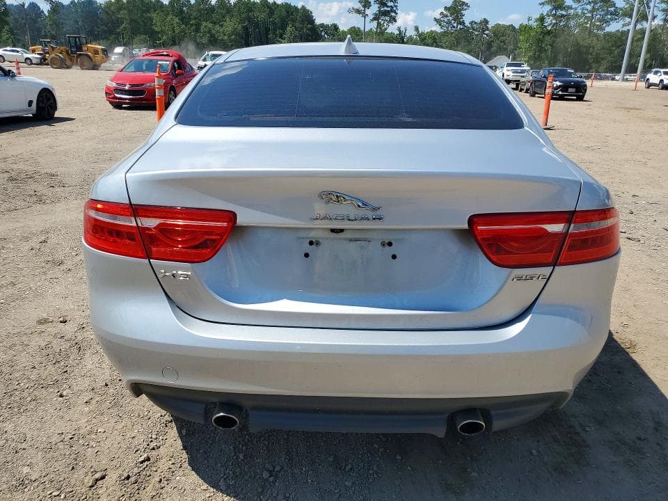 2018 JAGUAR XE 6