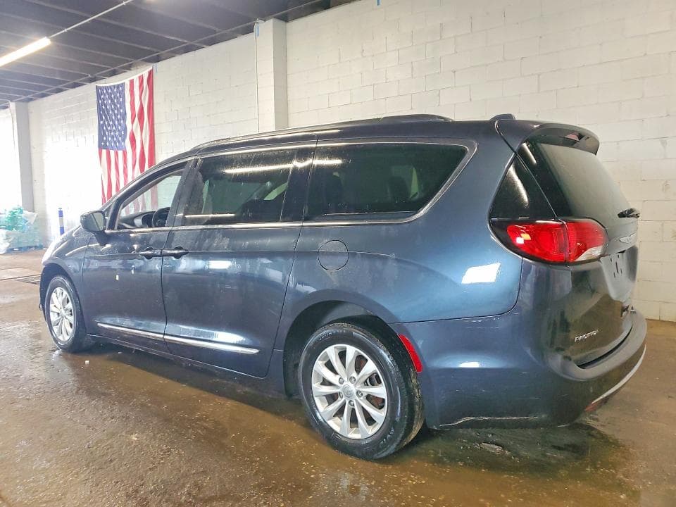 2020 CHRYSLER PACIFICA TOURING L 2