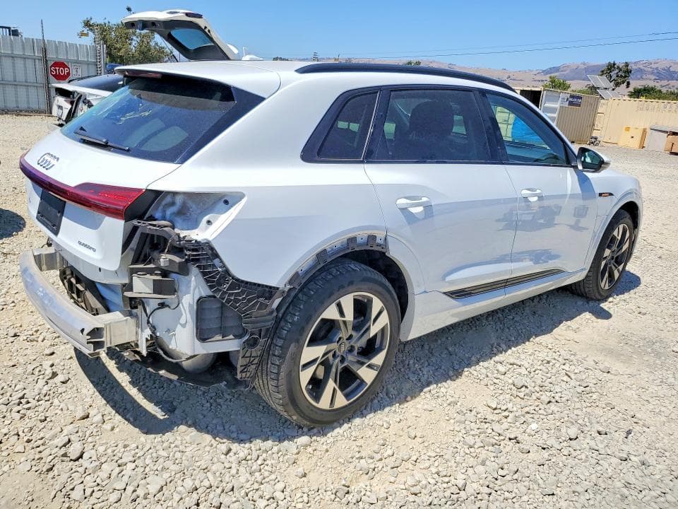 2021 AUDI E-TRON PREMIUM 3
