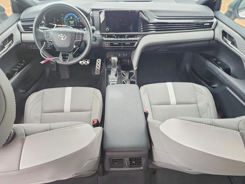 2025 TOYOTA CAMRY SE 8