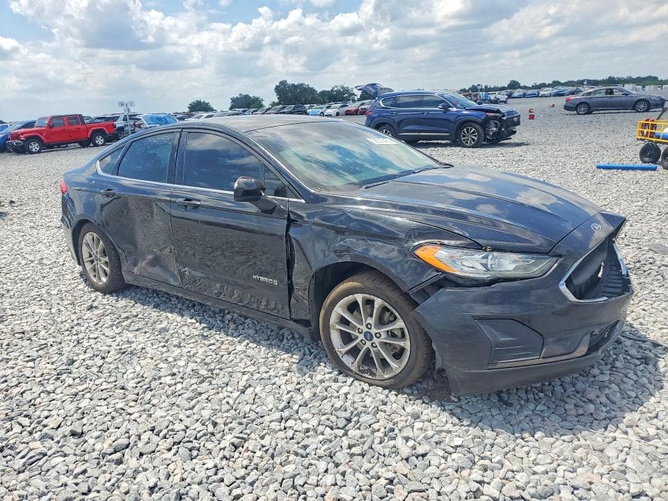 2019 FORD FUSION SE 4