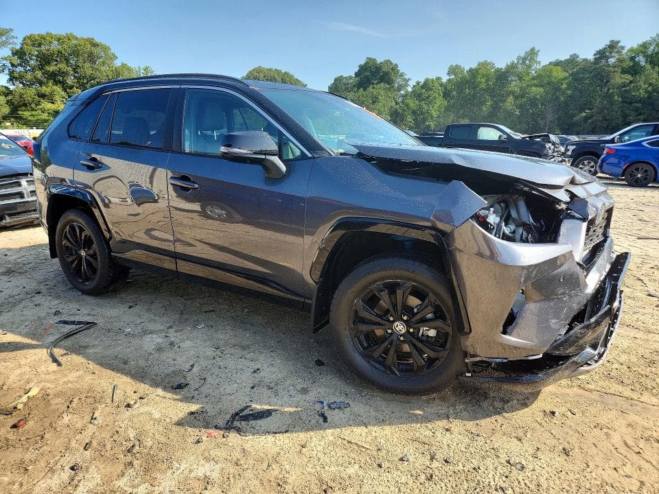 2022 TOYOTA RAV4 XSE 4