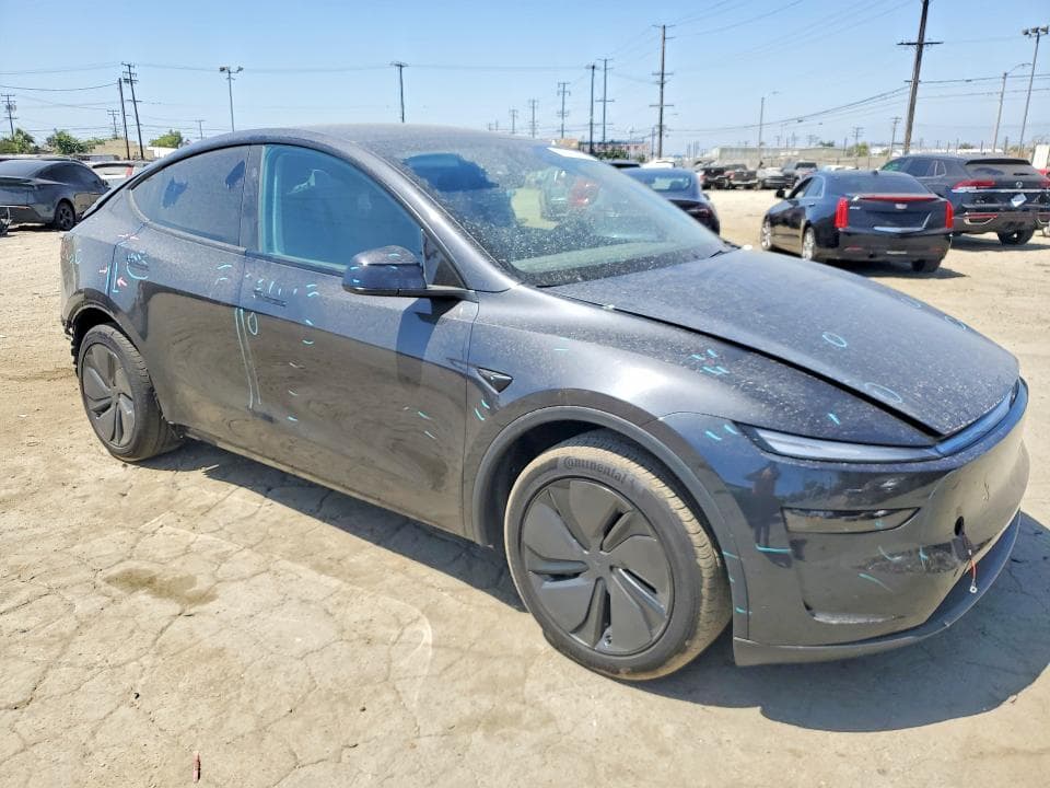 2026 TESLA MODEL Y 4