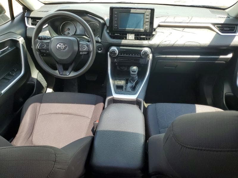 2019 TOYOTA RAV4 XLE 8