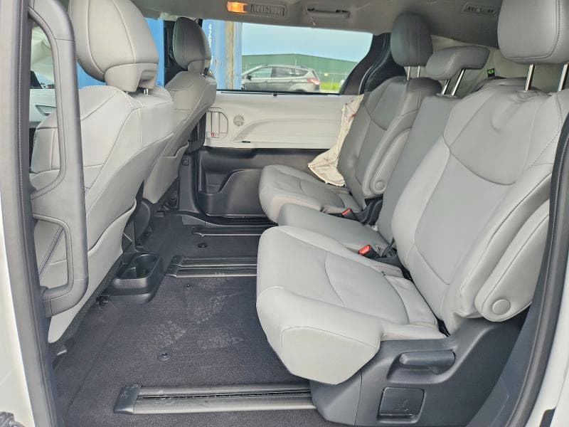 2026 TOYOTA SIENNA XLE 8-PASSENGER 11