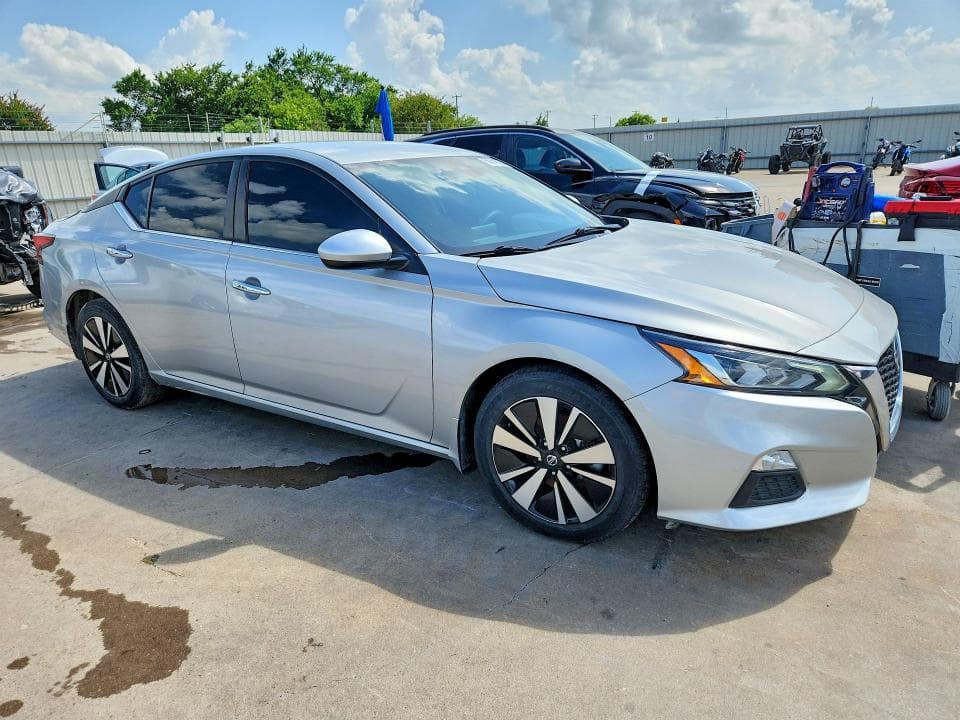 2021 NISSAN ALTIMA SV 4