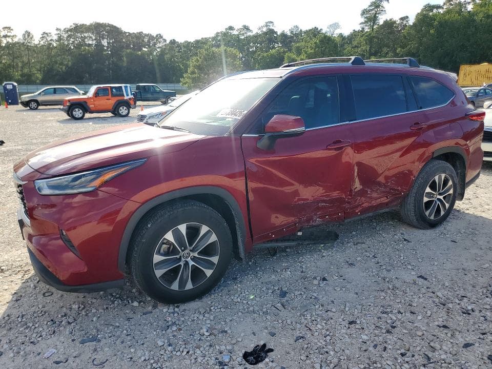 2021 TOYOTA HIGHLANDER XLE - 1