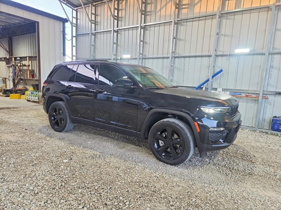 2023 JEEP GRAND CHEROKEE LIMITED 4