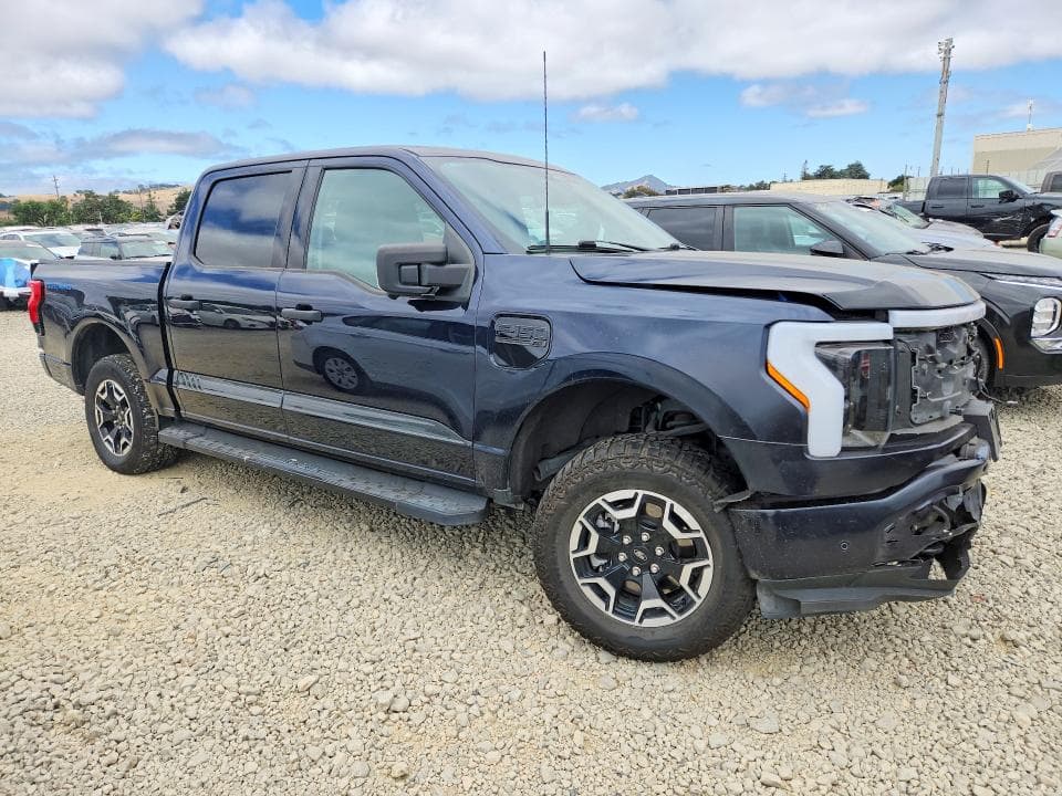 2023 FORD F150 LIGHTNING PRO 4