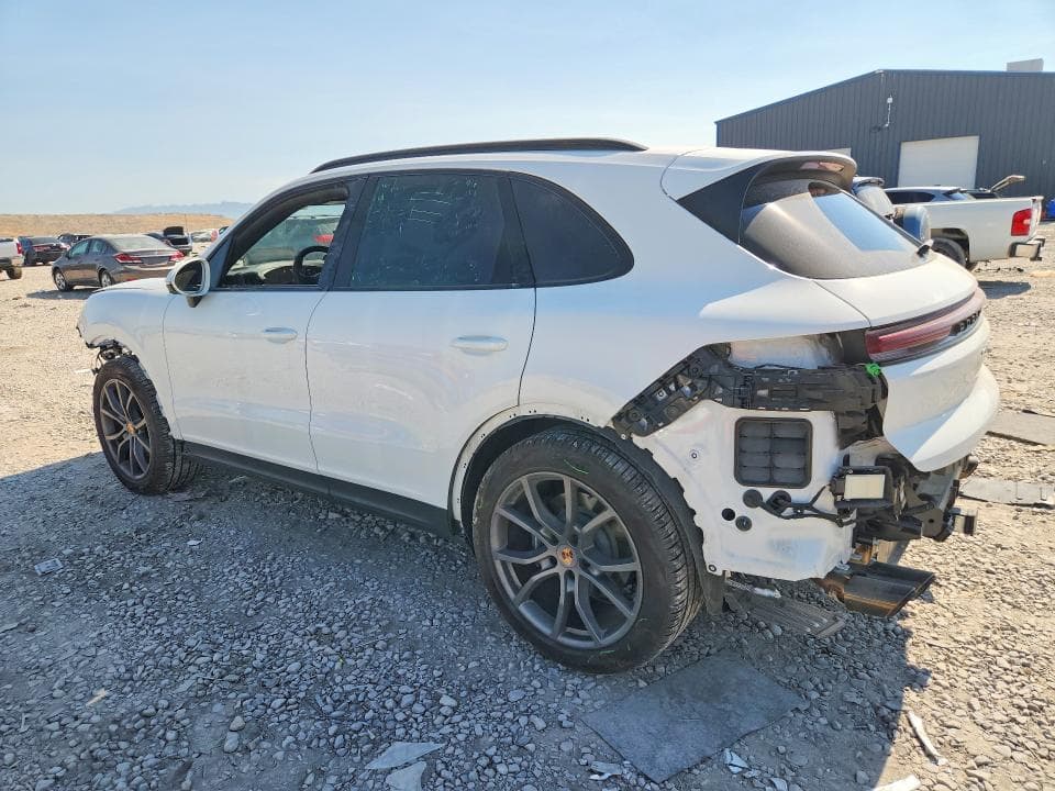 2025 PORSCHE CAYENNE 2