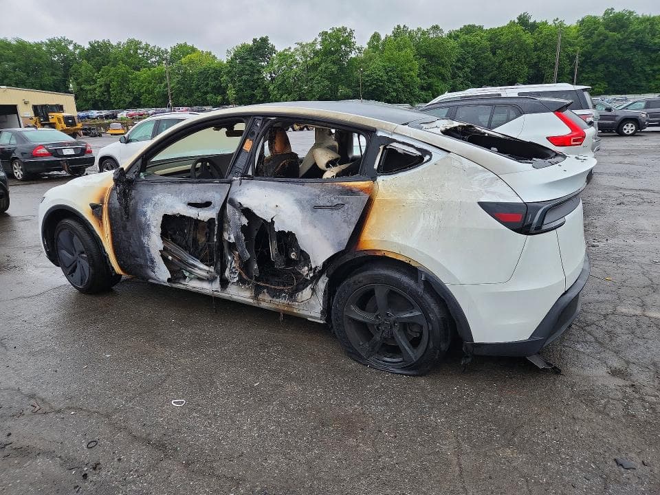 2026 TESLA MODEL Y 2