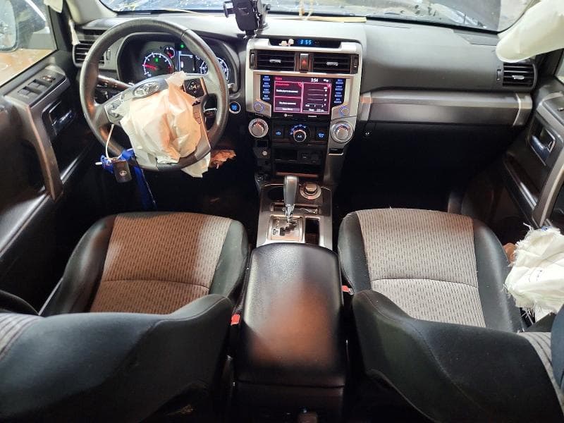 2021 TOYOTA 4RUNNER SR5 8