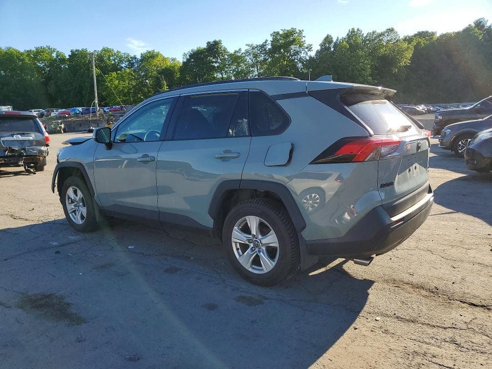 2020 TOYOTA RAV4 XLE 2