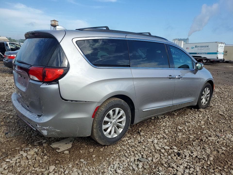 2017 CHRYSLER PACIFICA TOURING L 3